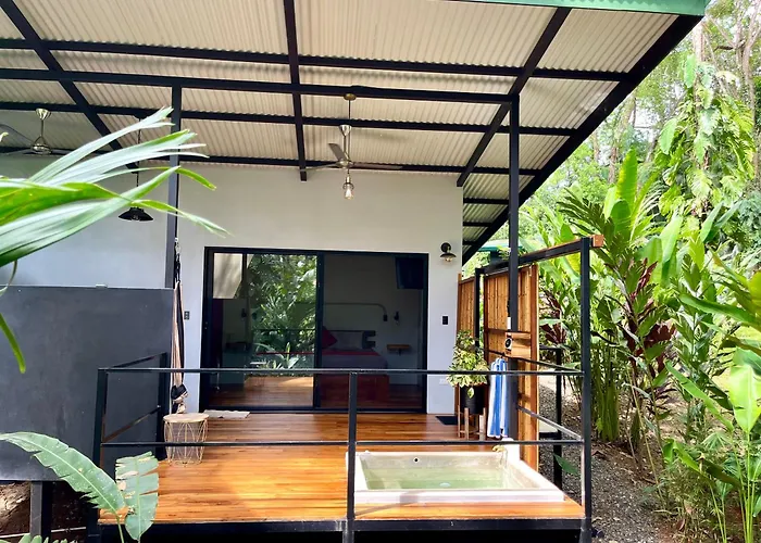 Industrial Studio With Private Jacuzzi