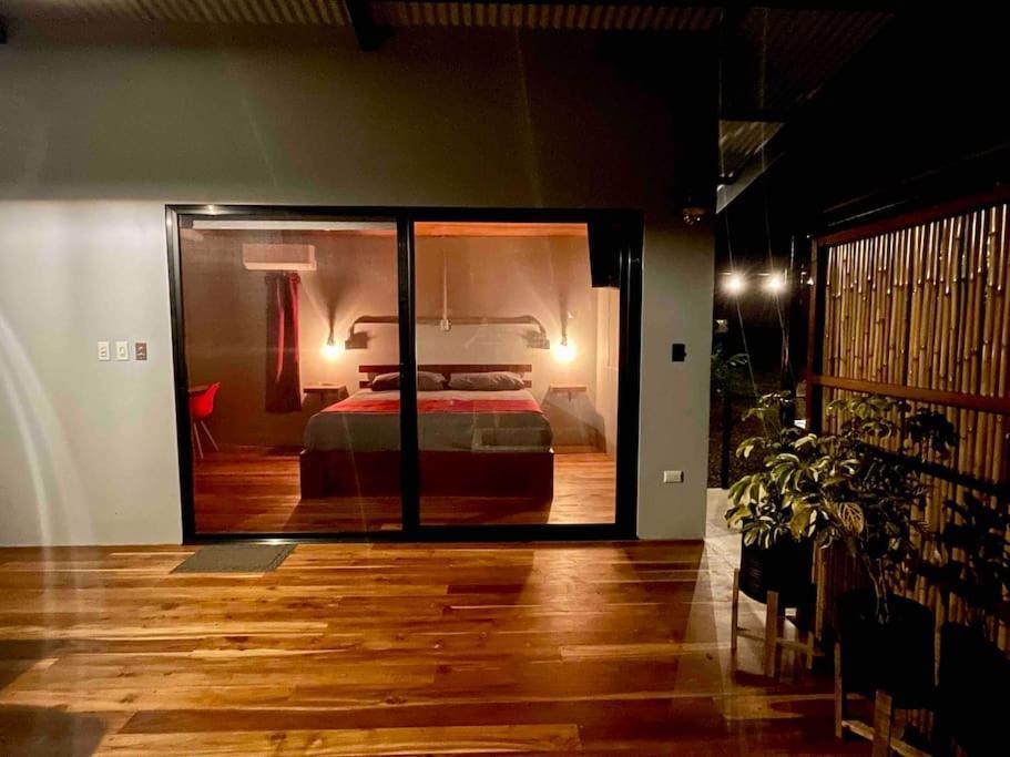 Apartment Industrial With Private Jacuzzi Uvita