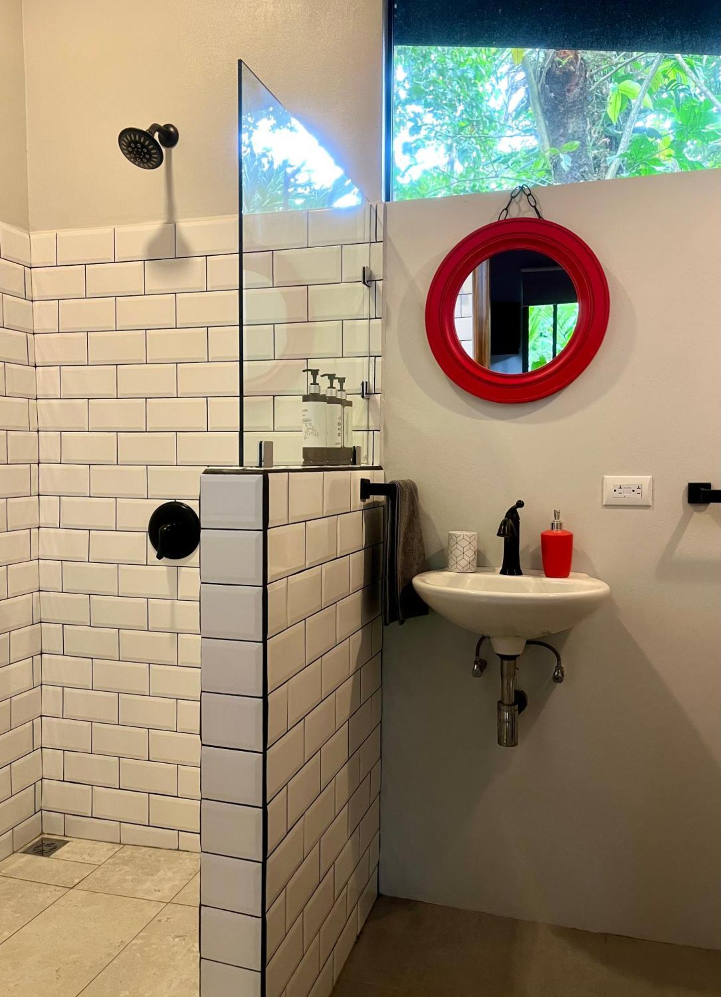 Apartment Industrial With Private Jacuzzi